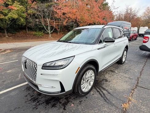 New 2026 Lincoln Corsair Premiere image 3