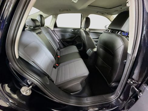 Used 2025 Volkswagen Jetta SE FWD image 27
