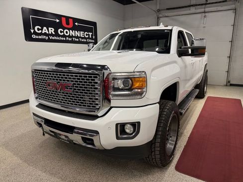 Used 2016 GMC Sierra 3500 Denali w/ Duramax Plus Package image 4