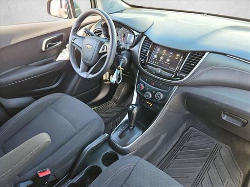 Used 2020 Chevrolet Trax LS FWD image 27