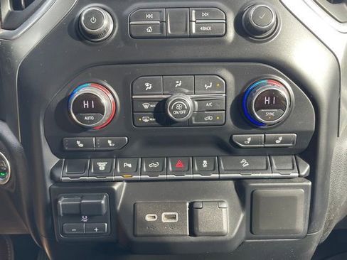 Used 2021 Chevrolet Silverado 3500 LT w/ Convenience Package image 11