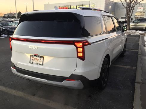 New 2026 Kia Carnival EX image 4