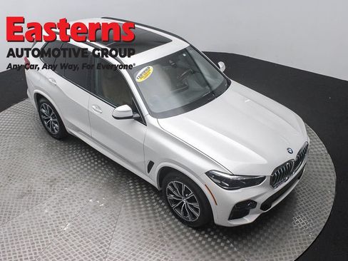Used 2023 BMW X5 xDrive40i w/ M Sport Package AWD/4WD image 3