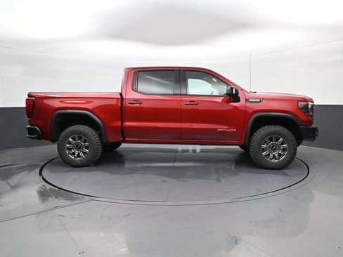 Used 2026 GMC Sierra 1500 AT4X w/ LPO, Black Badging Package AWD/4WD image 4