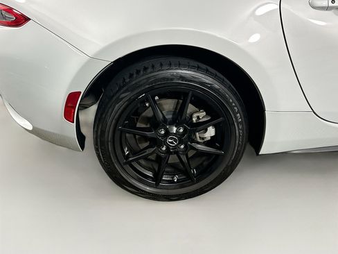 Used 2019 MAZDA MX-5 Miata Sport w/ I-ACTIVSENSE Sport Package RWD image 11