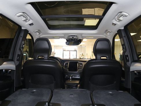 Used 2022 Volvo XC90 T5 Momentum image 94