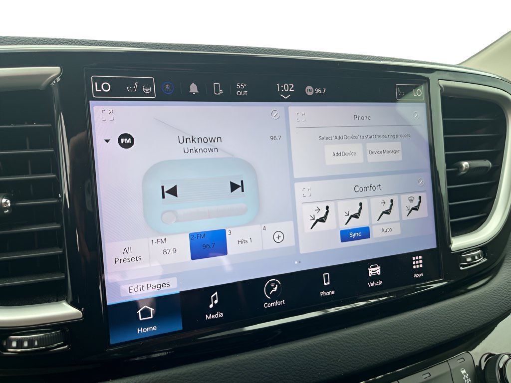 Used 2023 Chrysler Pacifica Touring-L FWD image 22