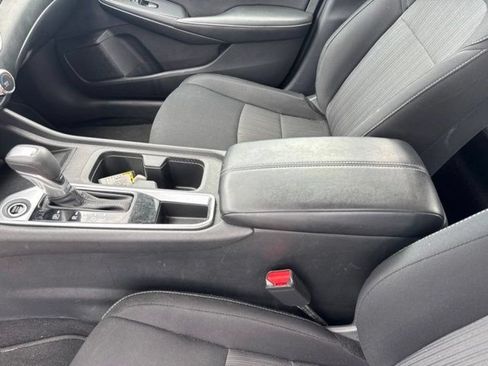 Used 2024 Nissan Sentra SV FWD image 21