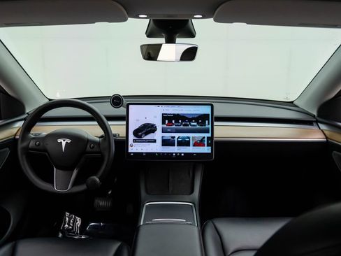 Used 2023 Tesla Model Y Long Range image 11