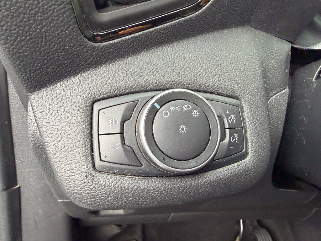 Used 2018 Ford Escape Titanium w/ Ford Safe & Smart Package AWD/4WD image 19