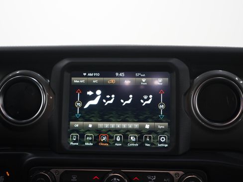 Used 2023 Jeep Wrangler Unlimited Sahara AWD/4WD image 16