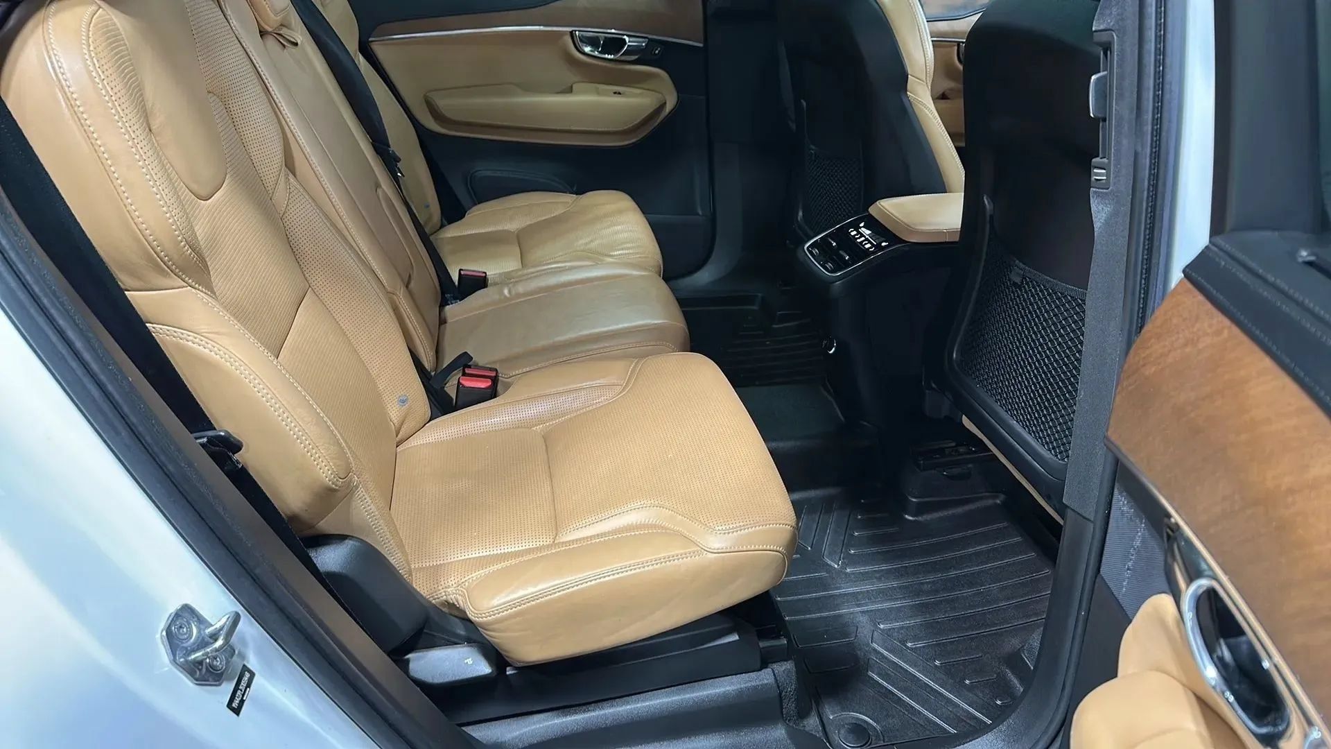 Used 2016 Volvo XC90 T6 Inscription w/ Vision Package AWD/4WD image 17
