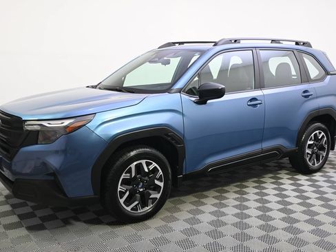 Used 2025 Subaru Forester AWD/4WD image 2