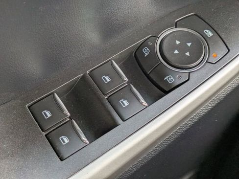 Used 2022 Ford Explorer XLT image 20