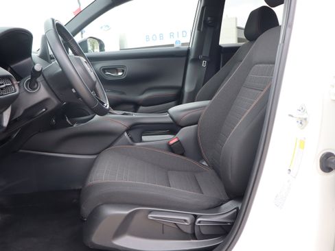 Used 2025 Honda HR-V Sport image 9
