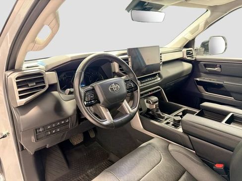 Used 2022 Toyota Tundra Limited w/ Power Package AWD/4WD image 9