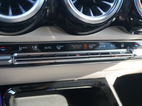 Used 2023 Mercedes-Benz EQB 250+ image 31