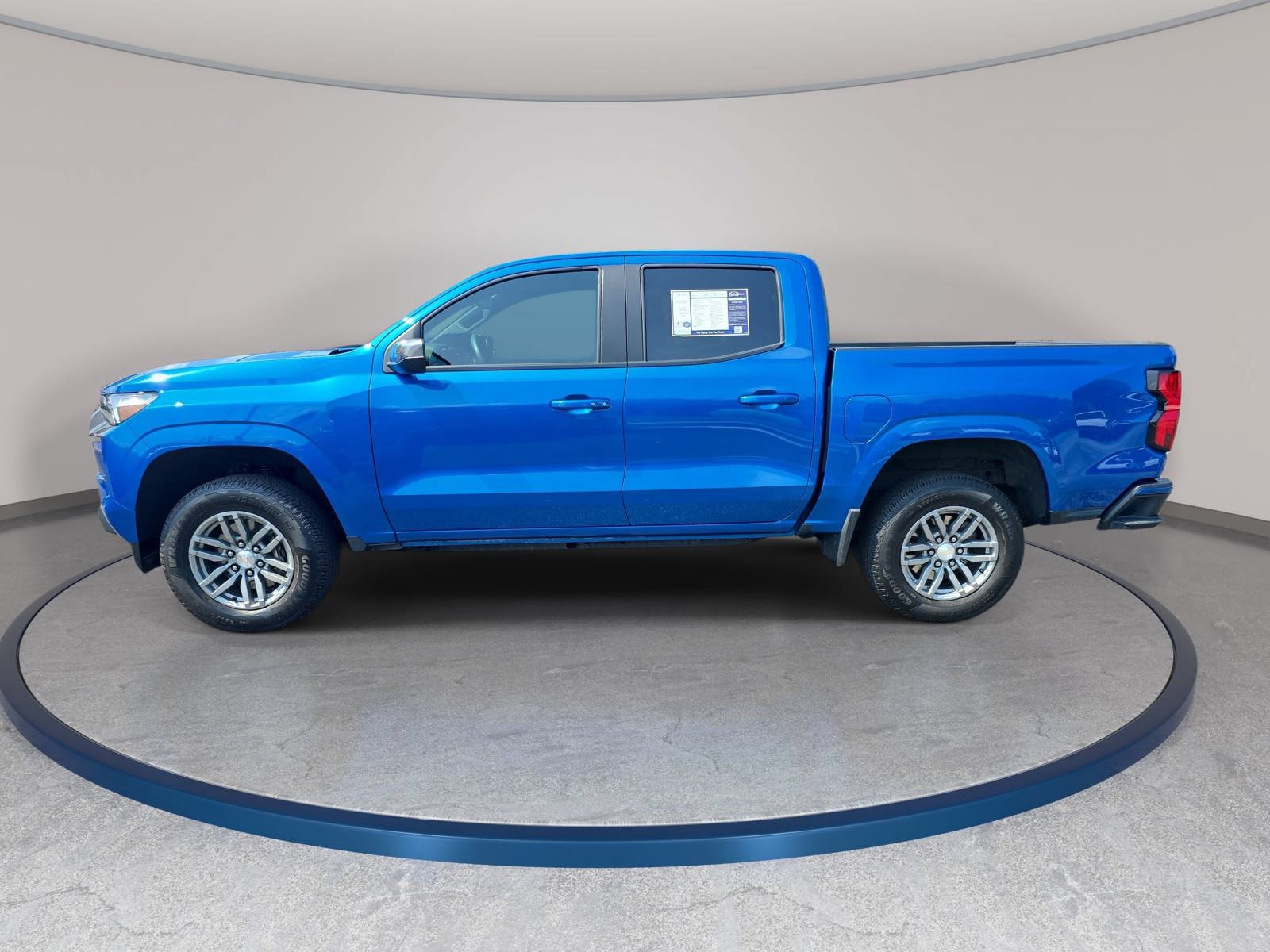 Used 2024 Chevrolet Colorado LT w/ LT Convenience Package II RWD image 8