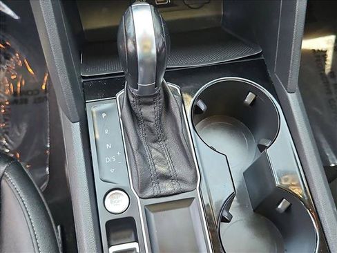 Used 2019 Volkswagen Atlas SEL FWD image 18