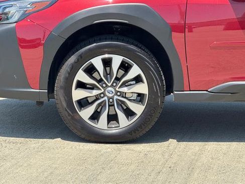 Certified 2025 Subaru Outback Limited AWD/4WD image 32