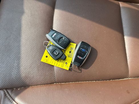 Used 2017 Subaru Outback 3.6R Touring AWD/4WD image 20
