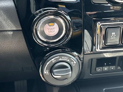 Used 2024 Nissan Titan Platinum Reserve w/ Moonroof Package image 31