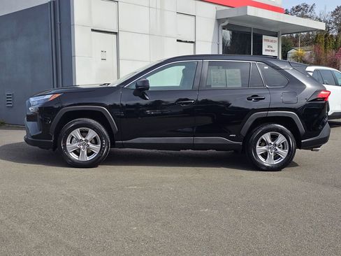 Certified 2025 Toyota RAV4 LE image 4