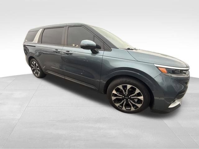 Used 2024 Kia Carnival EX FWD image 11