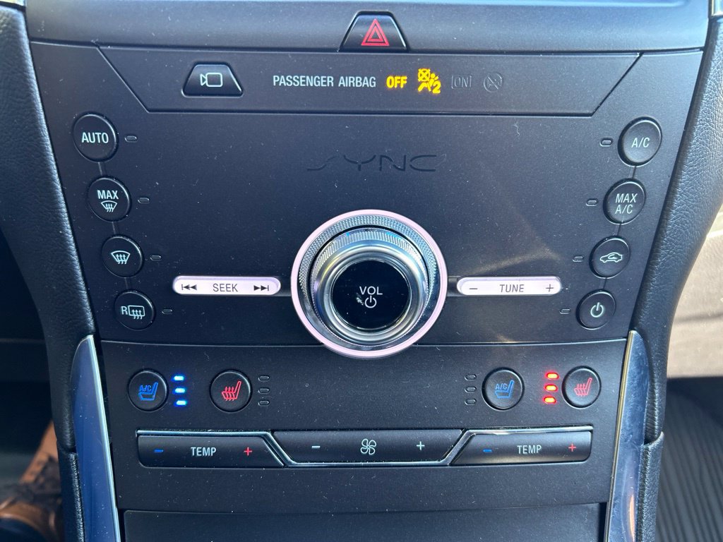 Used 2020 Ford Edge Titanium w/ Equipment Group 301A AWD/4WD image 20