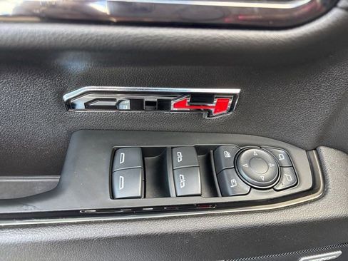 Used 2024 GMC Sierra 1500 AT4 w/ Technology Package AWD/4WD image 17
