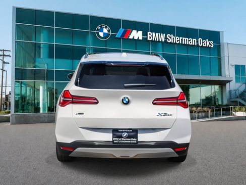 Used 2025 BMW X3 xDrive30i w/ Premium Package AWD/4WD image 5