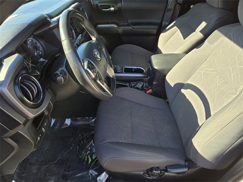 Certified 2018 Toyota Tacoma 4x4 Double Cab image 10