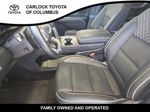 Used 2025 GMC Acadia Denali w/ LPO, All-Weather Package AWD/4WD image 12