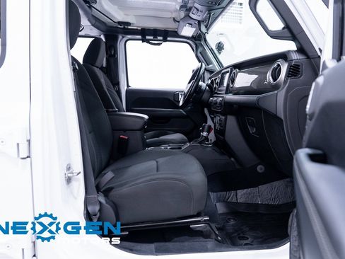 Used 2020 Jeep Wrangler Unlimited Sahara image 44