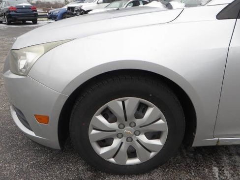 Used 2012 Chevrolet Cruze LS image 30