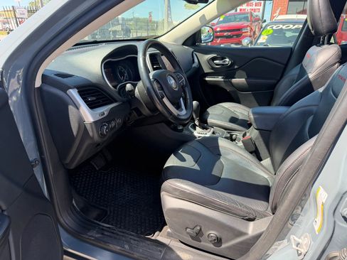 Used 2014 Jeep Cherokee Trailhawk w/ Technology Group image 8