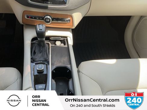 Used 2022 Volvo XC90 T6 Momentum w/ Advanced Package AWD/4WD image 23