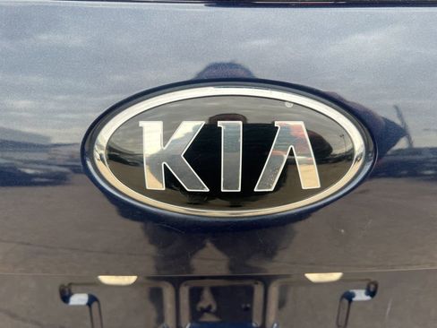 Certified 2019 Kia Sorento LX w/ LX Convenience Package image 32