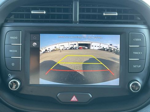 Used 2025 Kia Soul LX w/ LX Technology Package image 17