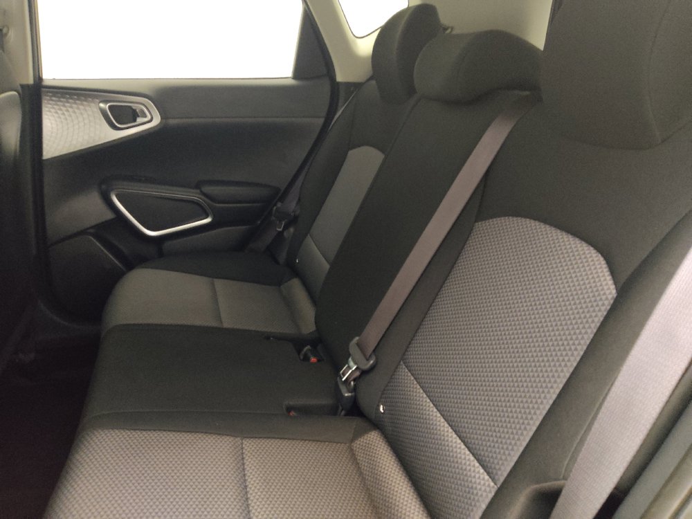 Used 2022 Kia Soul LX FWD image 18