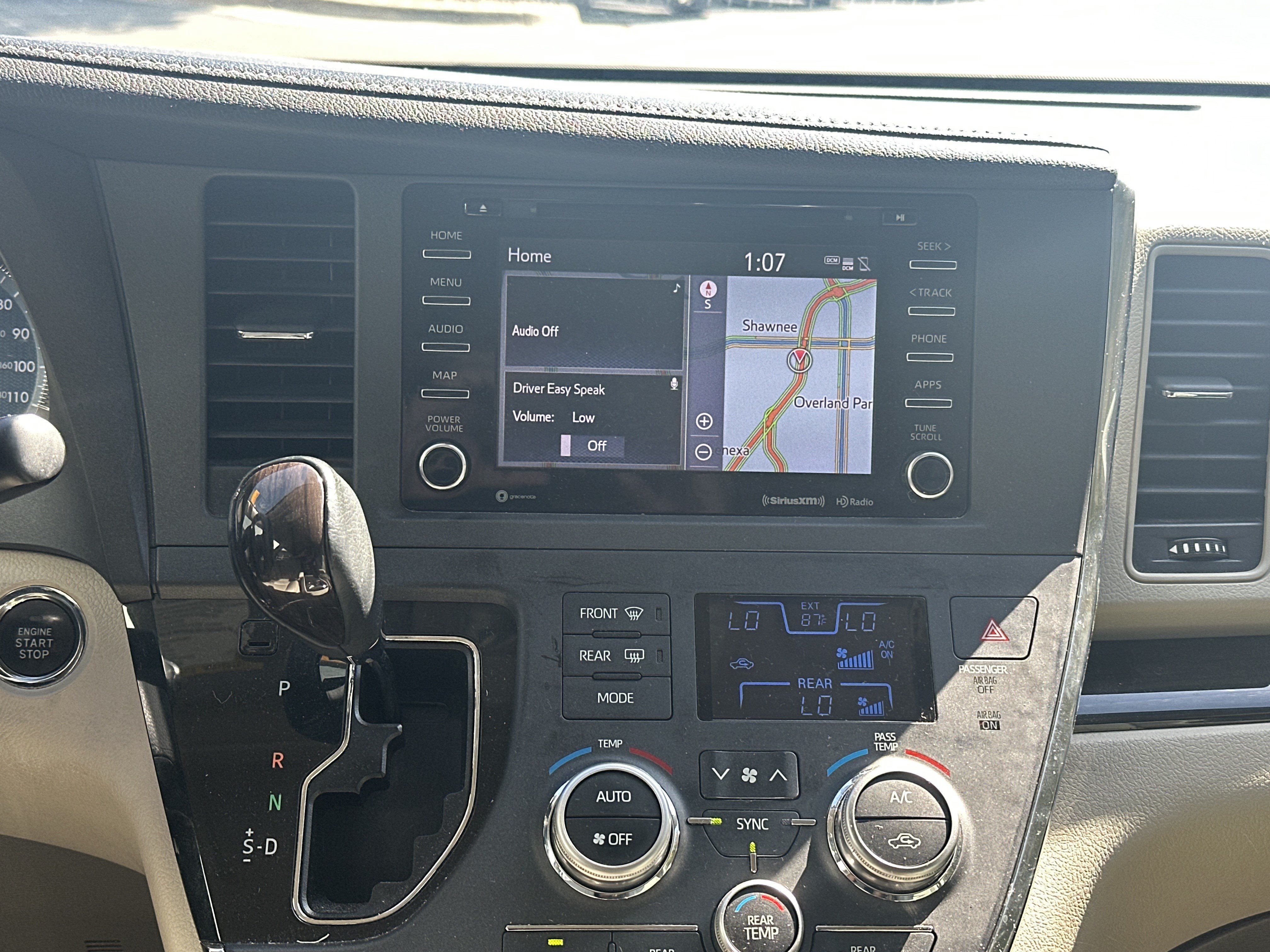 Used 2018 Toyota Sienna XLE w/ XLE Navigation Package FWD image 23