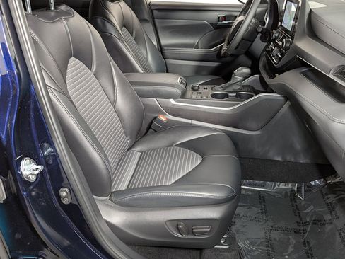 Used 2024 Toyota Highlander XSE image 33