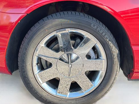 Used 2002 Ford Thunderbird image 32