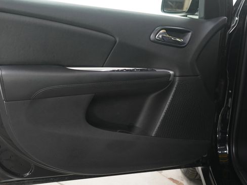 Used 2014 Dodge Journey SXT image 18