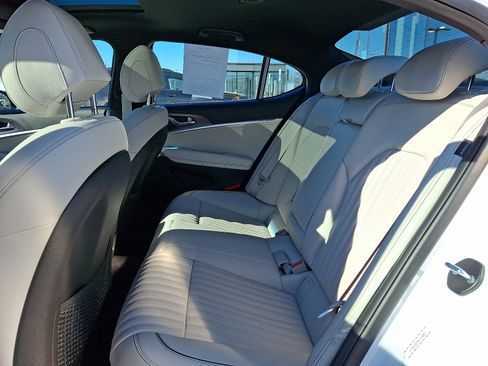 Certified 2025 Genesis G70 3.3T Advanced image 10