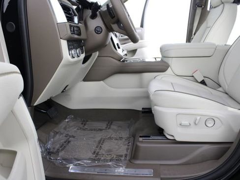 New 2026 GMC Yukon XL Denali image 21