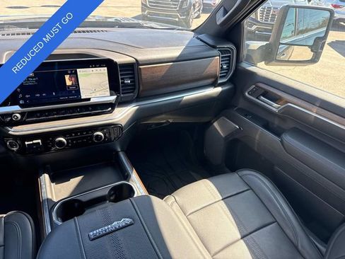 Used 2024 Chevrolet Silverado 2500 High Country w/ Technology Package AWD/4WD image 18