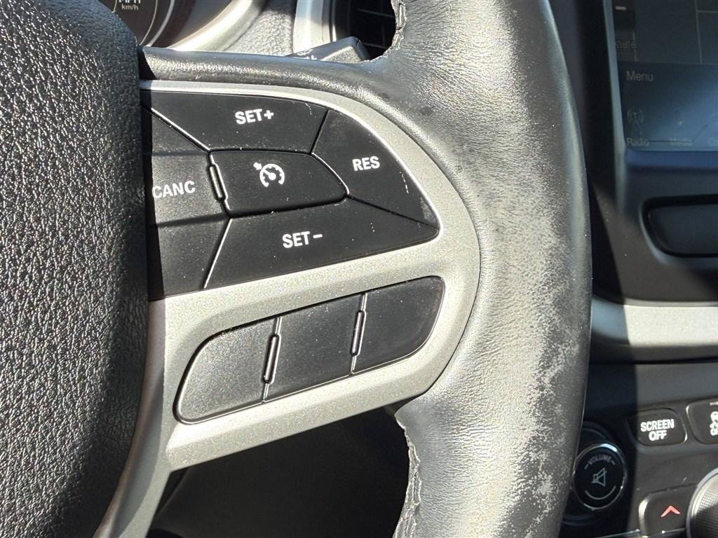 Used 2017 Jeep Cherokee Limited AWD/4WD image 38
