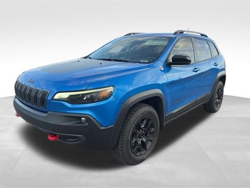 Used 2022 Jeep Cherokee Trailhawk w/ Premium Leather Package image 9