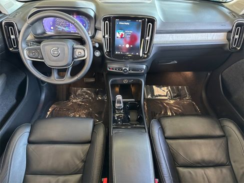 Certified 2023 Volvo XC40 B5 Ultimate image 12